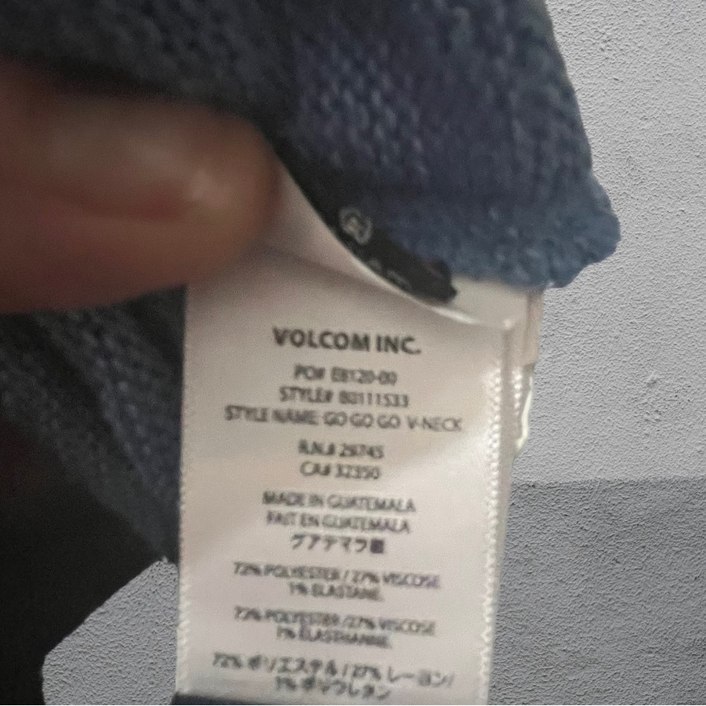 Sold-Volcom sheer hoody size medium blue. Preowned great condition. - Picture 9 of 9